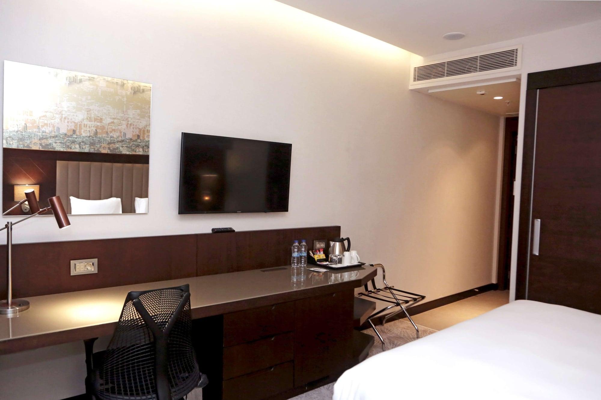 Hotel Doubletree By Hilton Istanbul Umraniye Exterior foto A room at the hotel
