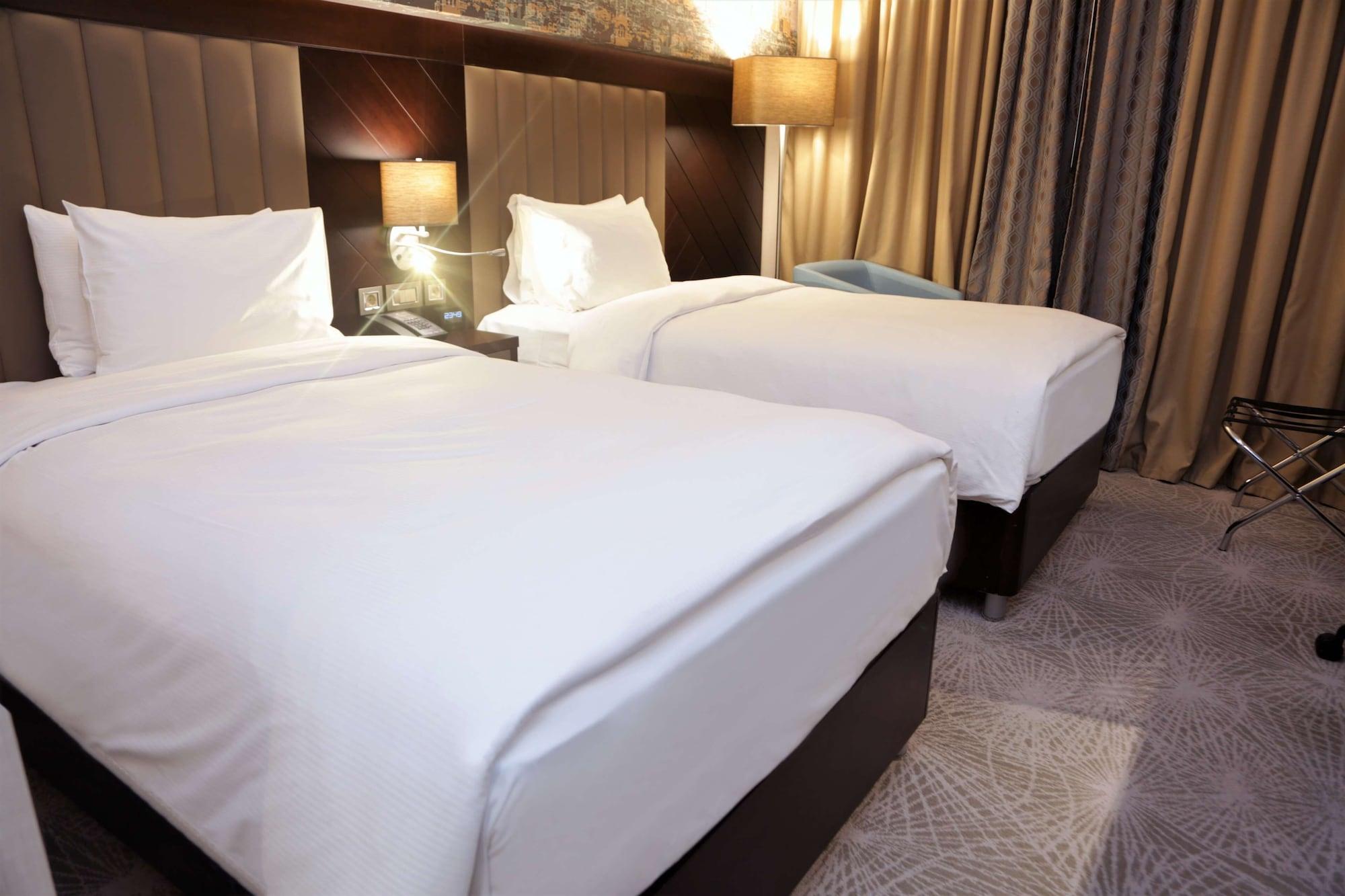 Hotel Doubletree By Hilton Istanbul Umraniye Exterior foto A room at the hotel