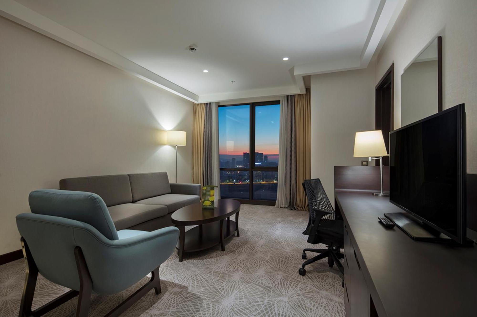 Hotel Doubletree By Hilton Istanbul Umraniye Habitación foto