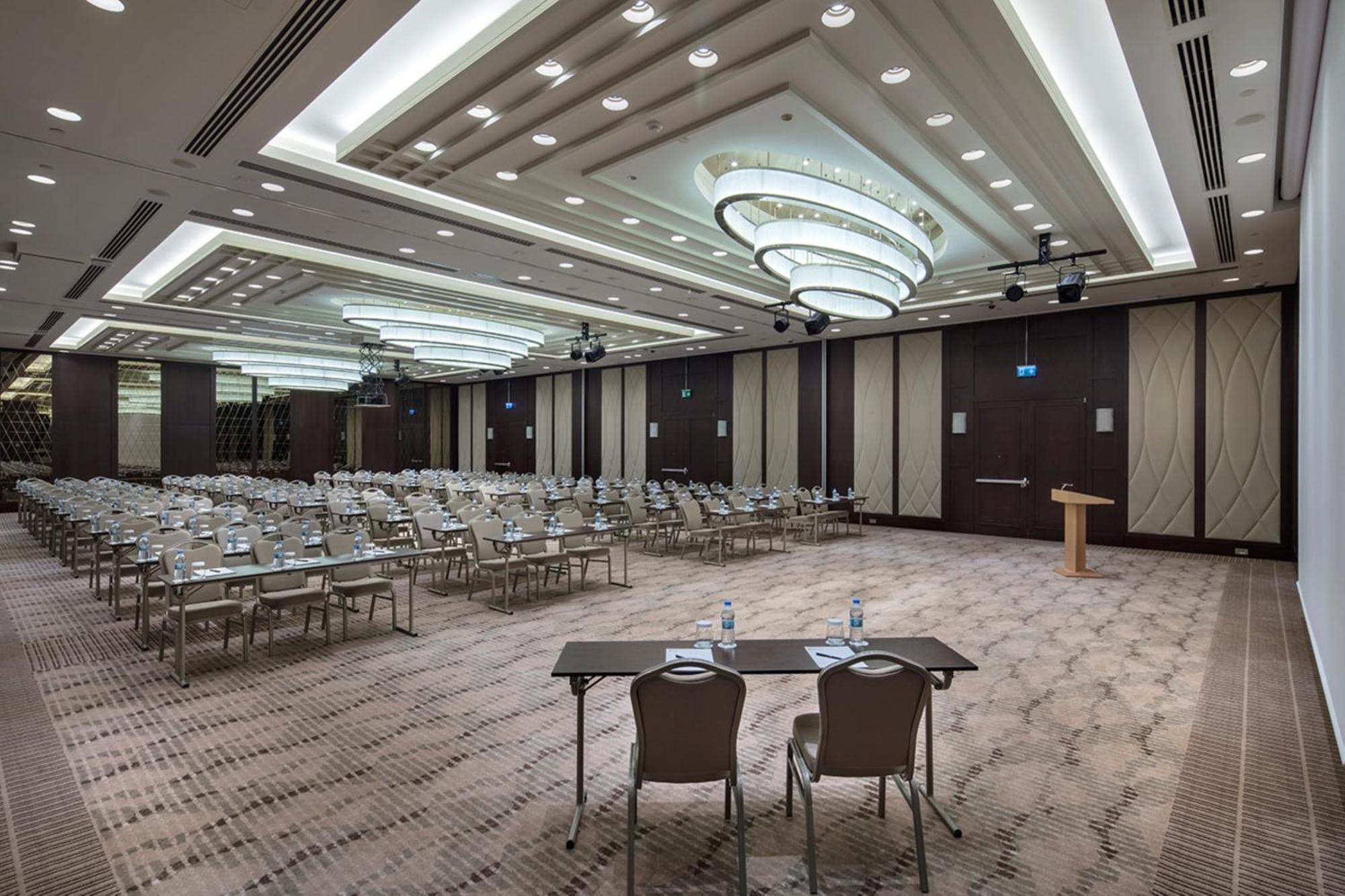 Hotel Doubletree By Hilton Istanbul Umraniye Exterior foto The ballroom