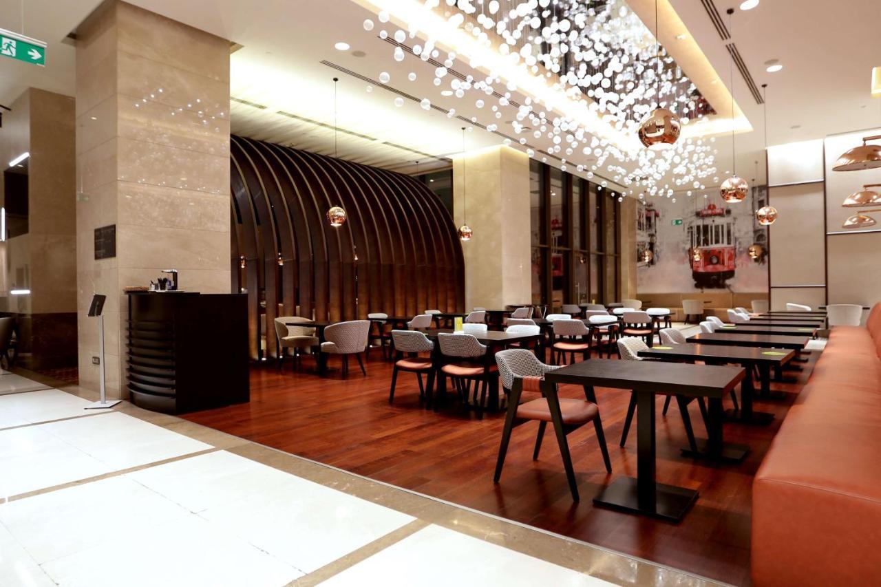 Hotel Doubletree By Hilton Istanbul Umraniye Exterior foto The restaurant