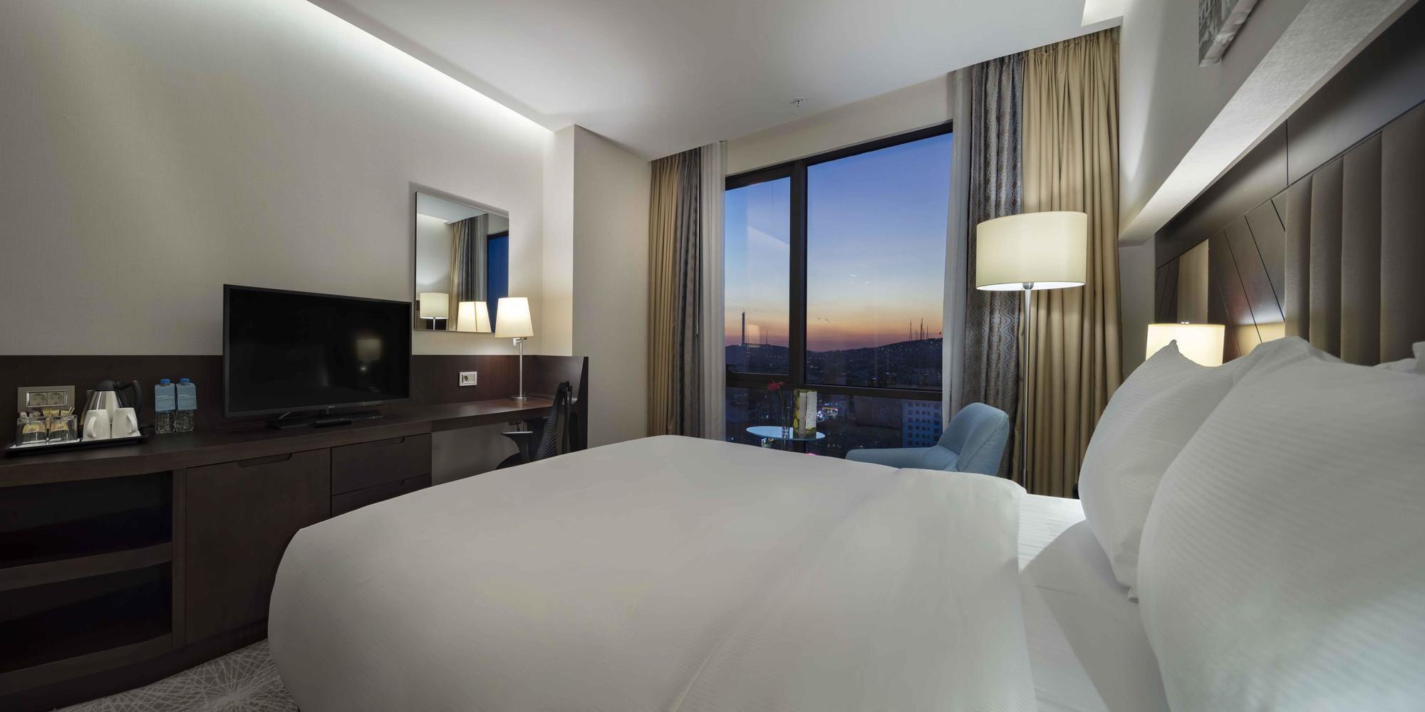 Hotel Doubletree By Hilton Istanbul Umraniye Exterior foto Deluxe room