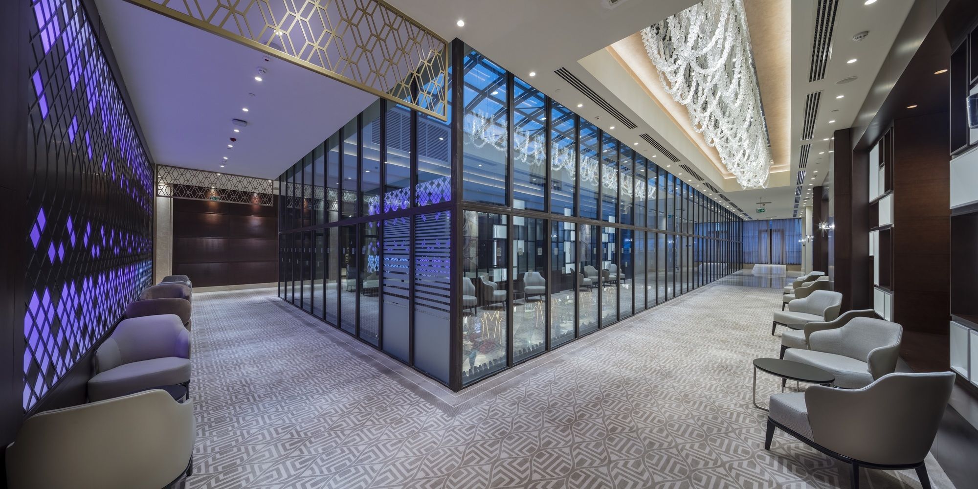 Hotel Doubletree By Hilton Istanbul Umraniye Exterior foto The interior of the lounge