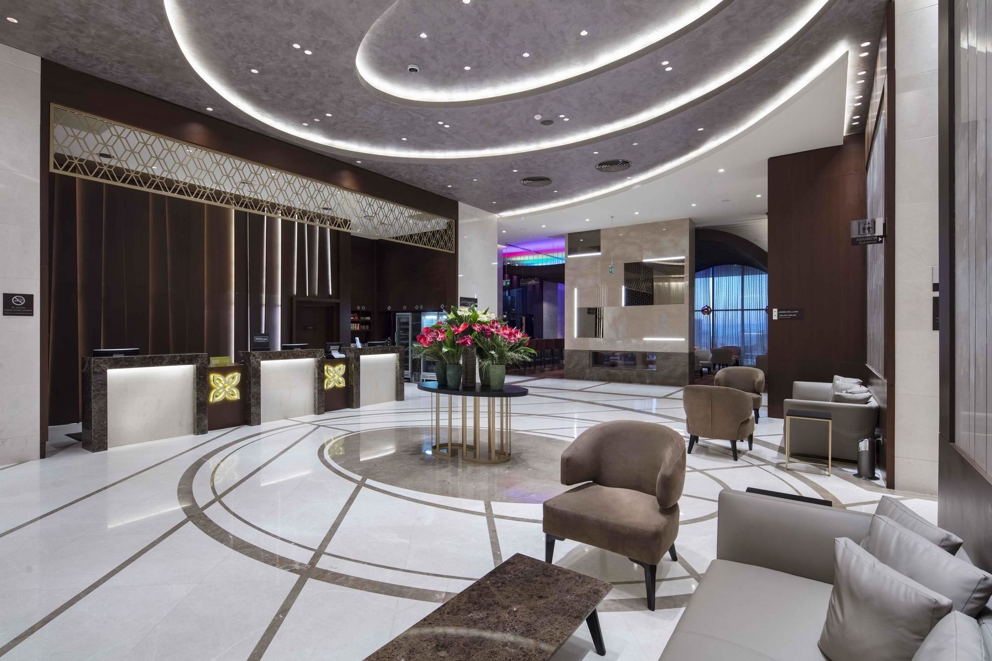 Hotel Doubletree By Hilton Istanbul Umraniye Exterior foto Lobby